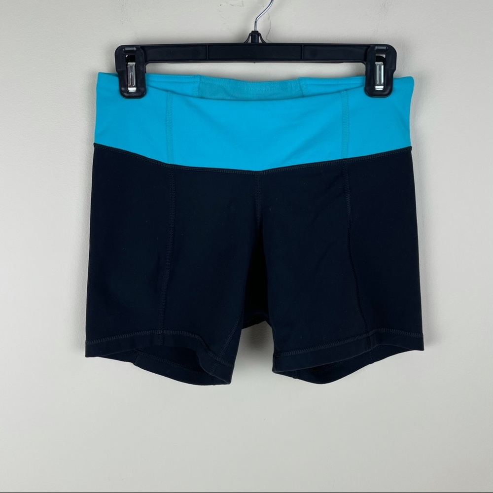 Lululemon Black Turquoise Yoga shorts 4 mesh